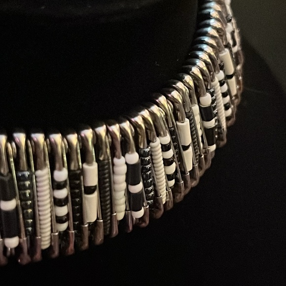 Modernistic safety pin and bead choker - Picture 4 of 9